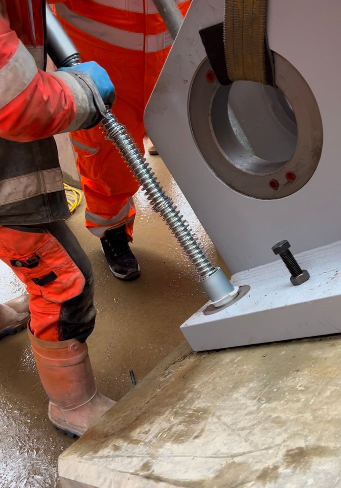 LIEBIG Ultraplus installation at Herring Bridge. Amongst the design considerations for bridge anchoring are the efficiency of the installation process and techniques that need to be adopted.