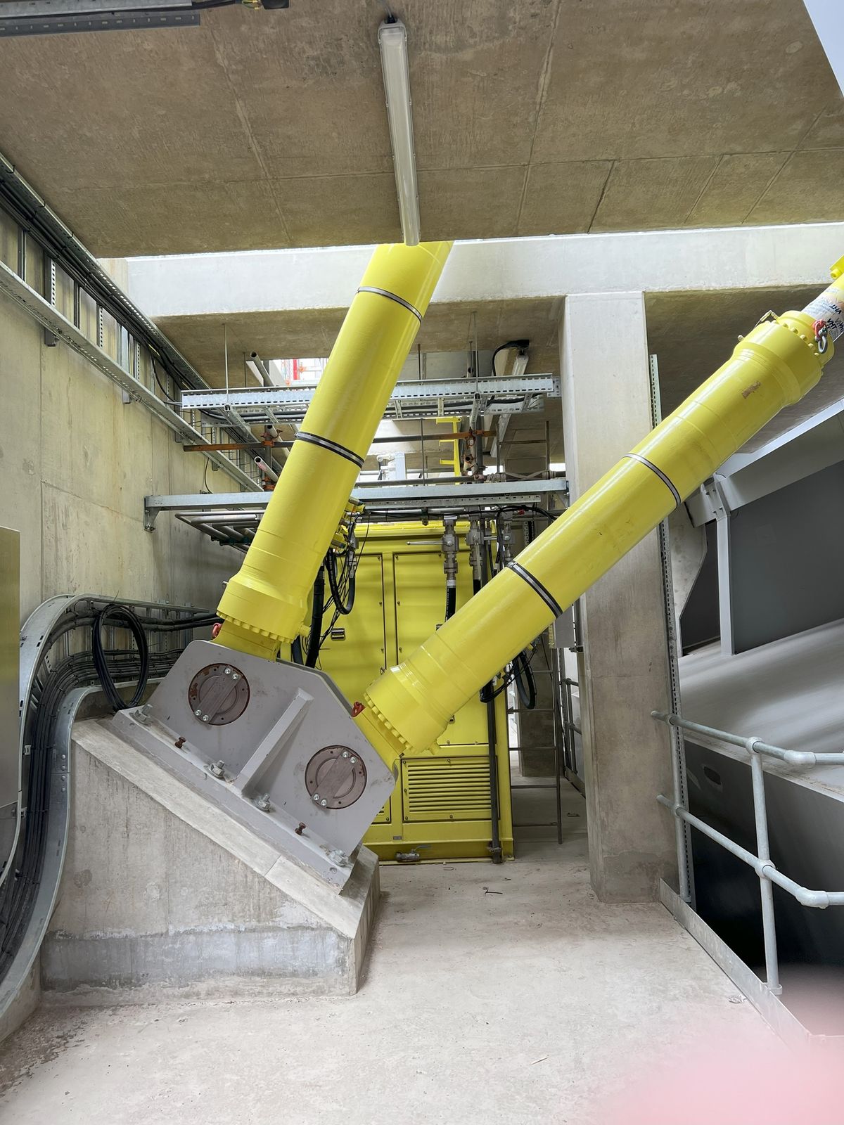Amongst the types of anchors in bridge construction is LIEBIG Ultraplus - these mechanical anchors were used to attach baseplates in the Herring Bridge project.